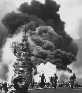 1280px-USS_Bunker_Hill_hit_by_two_KamikazesLARGE